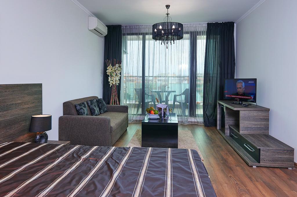 Central Plaza Pomorie Room photo